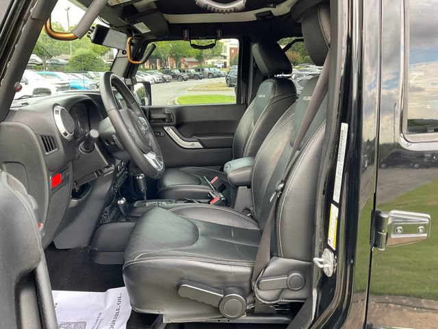 Used 2015 Jeep Wrangler Unlimited Rubicon AWD/4WD image 13