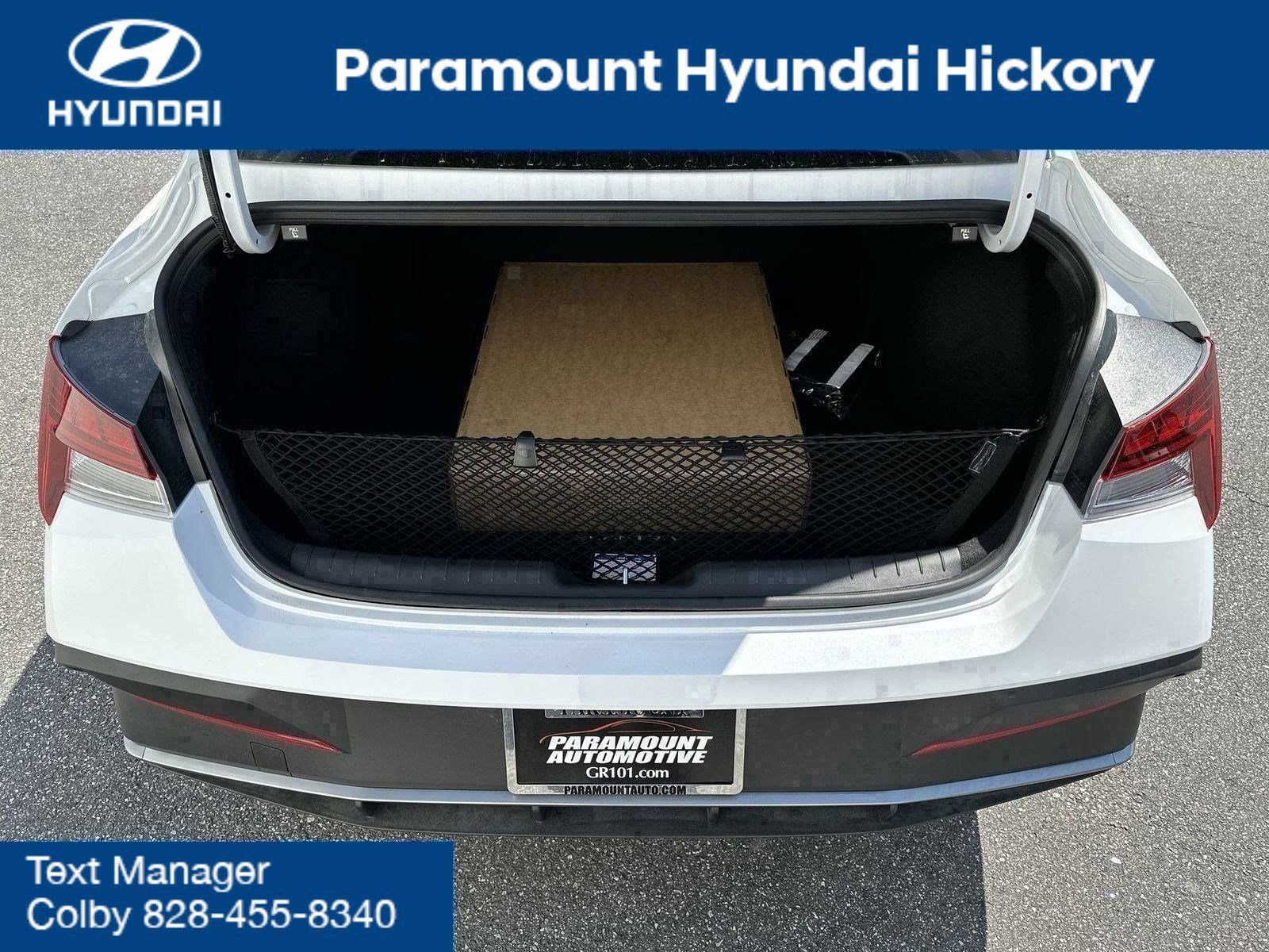 New 2025 Hyundai Elantra SEL FWD image 29