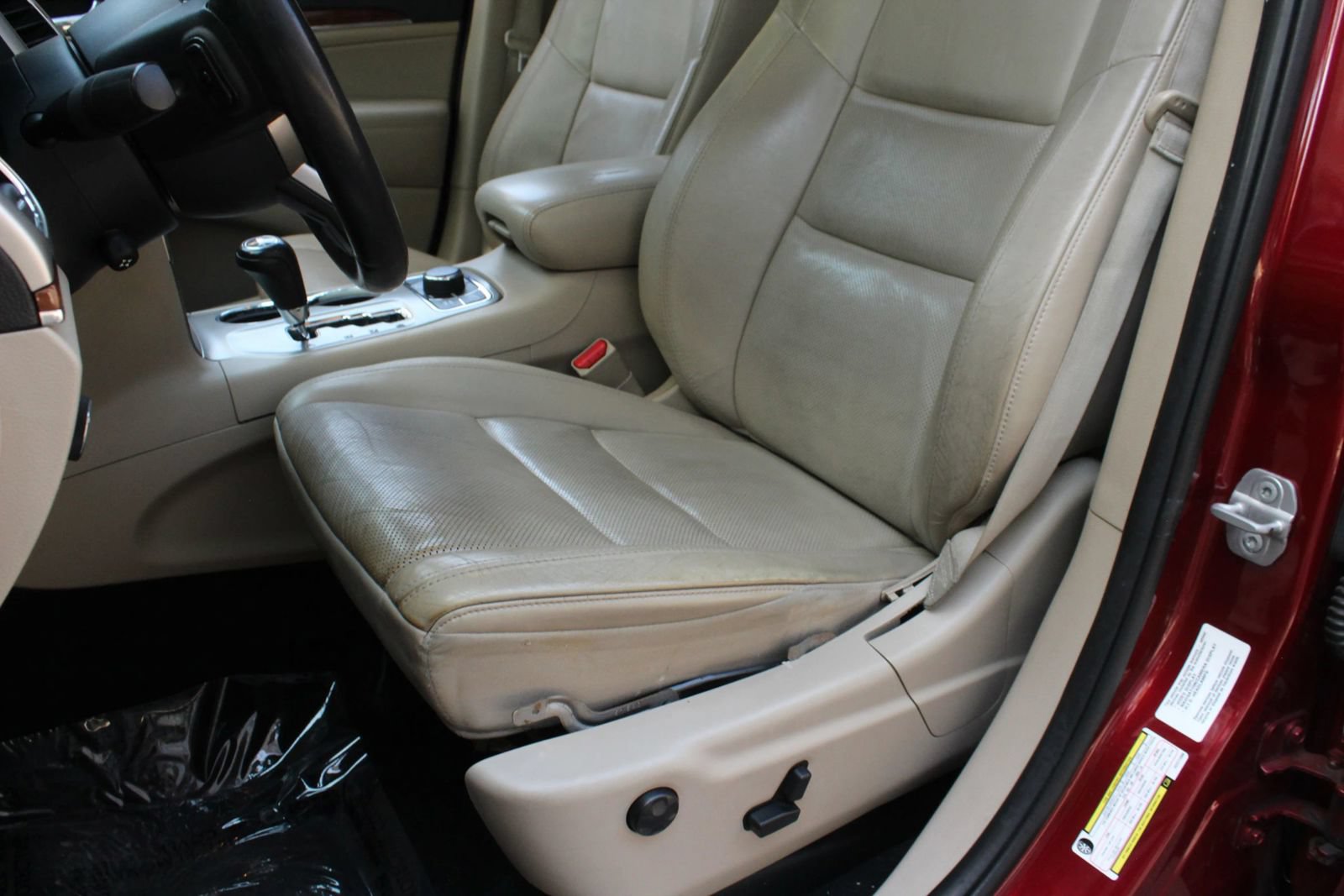 Used 2012 Jeep Grand Cherokee Limited w/ Luxury Group II AWD/4WD image 17