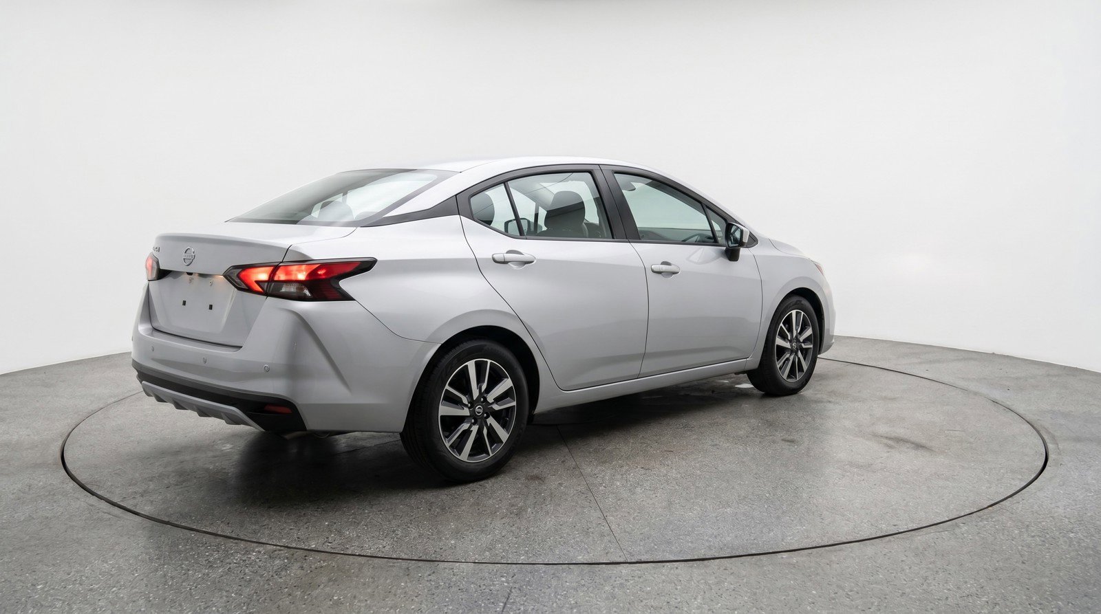 Used 2025 Nissan Versa SV FWD image 9