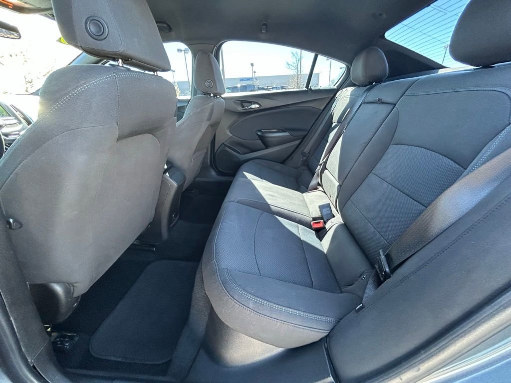 Used 2018 Chevrolet Cruze LT w/ Convenience Package image 26