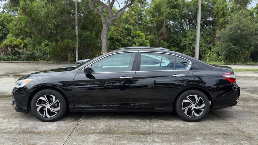 Used 2017 Honda Accord LX image 7