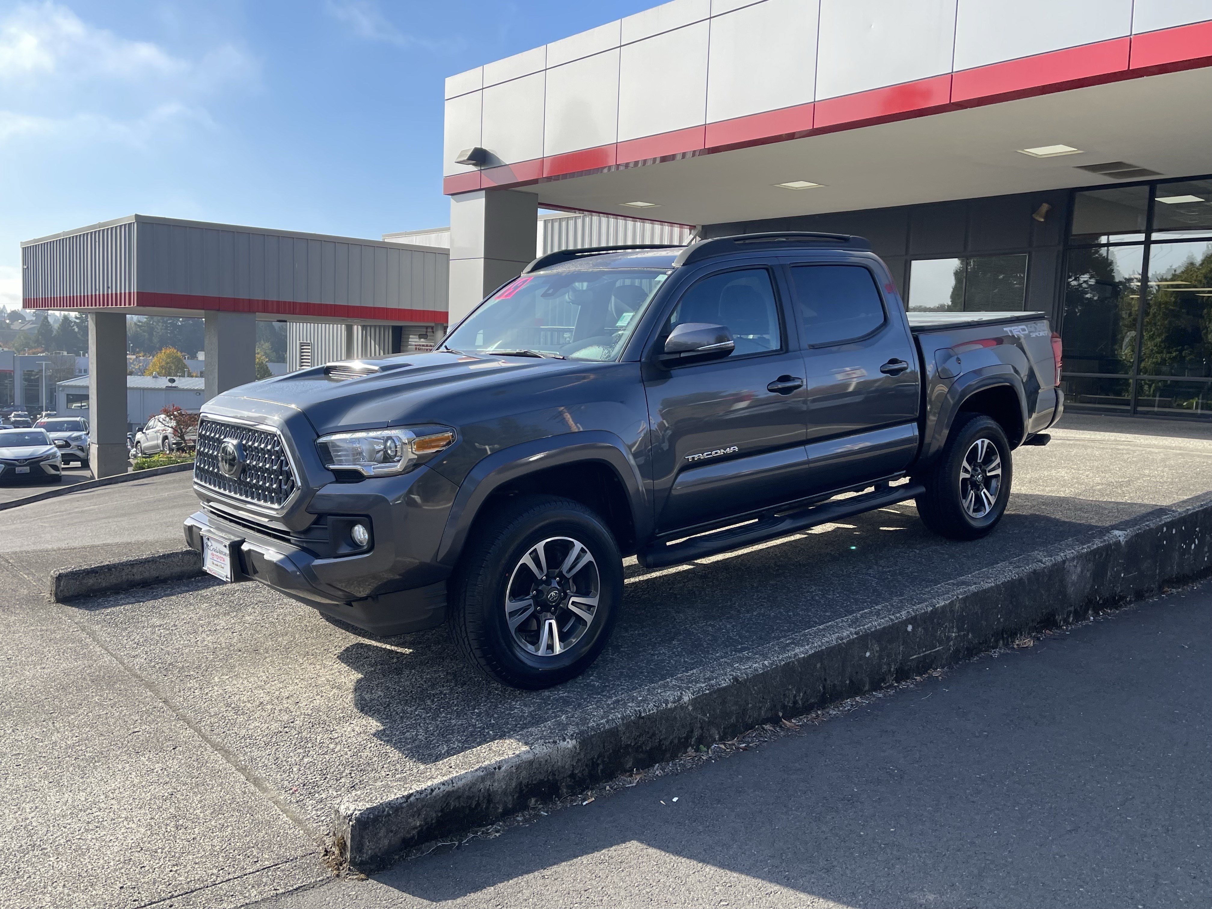 Certified 2019 Toyota Tacoma TRD Sport w/ Technology Package AWD/4WD image 4