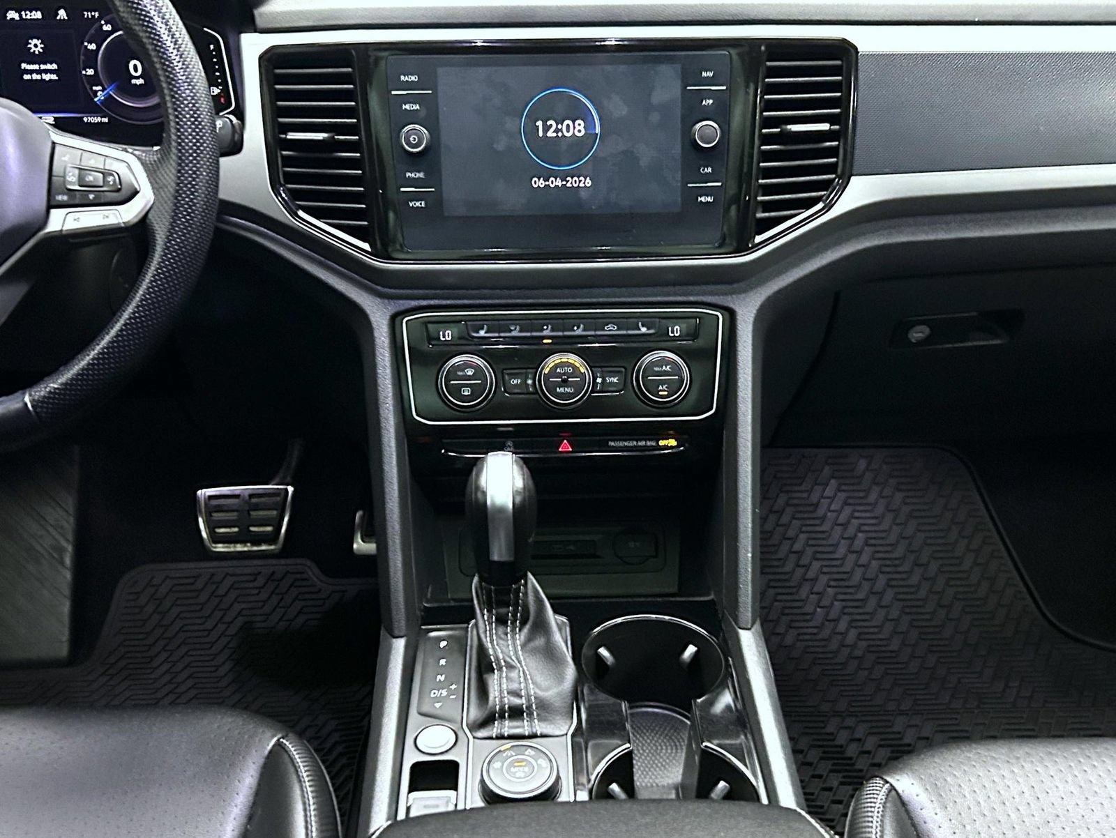 Used 2022 Volkswagen Atlas Cross Sport SEL R-Line AWD/4WD image 13