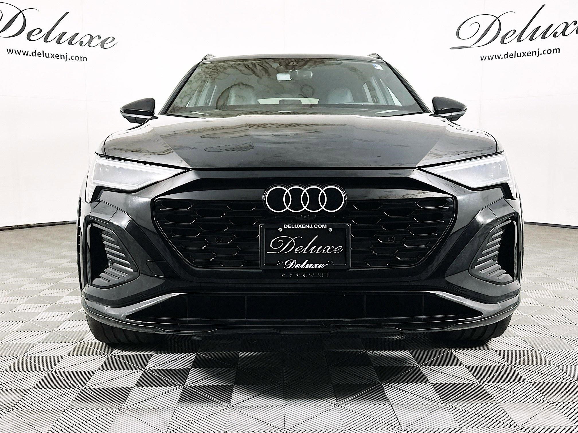 Used 2024 Audi Q8 e-tron Prestige w/ Prestige Package AWD/4WD image 2