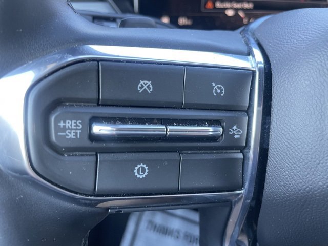 Used 2025 GMC Acadia Elevation image 17