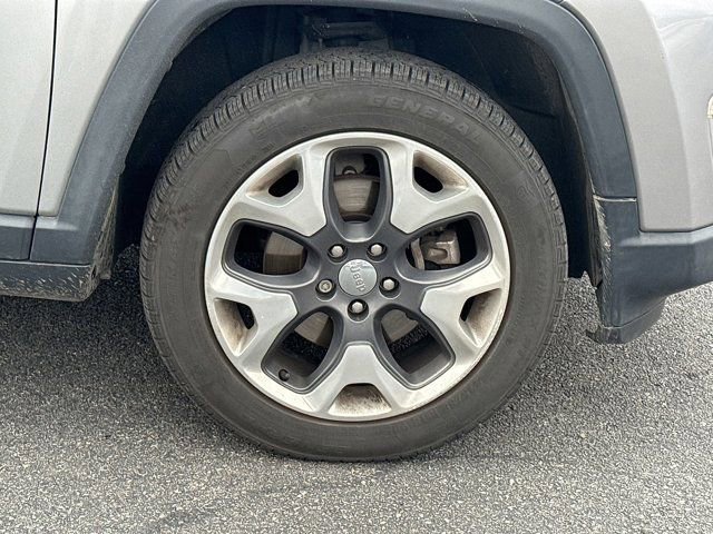 Used 2018 Jeep Compass Limited AWD/4WD image 11
