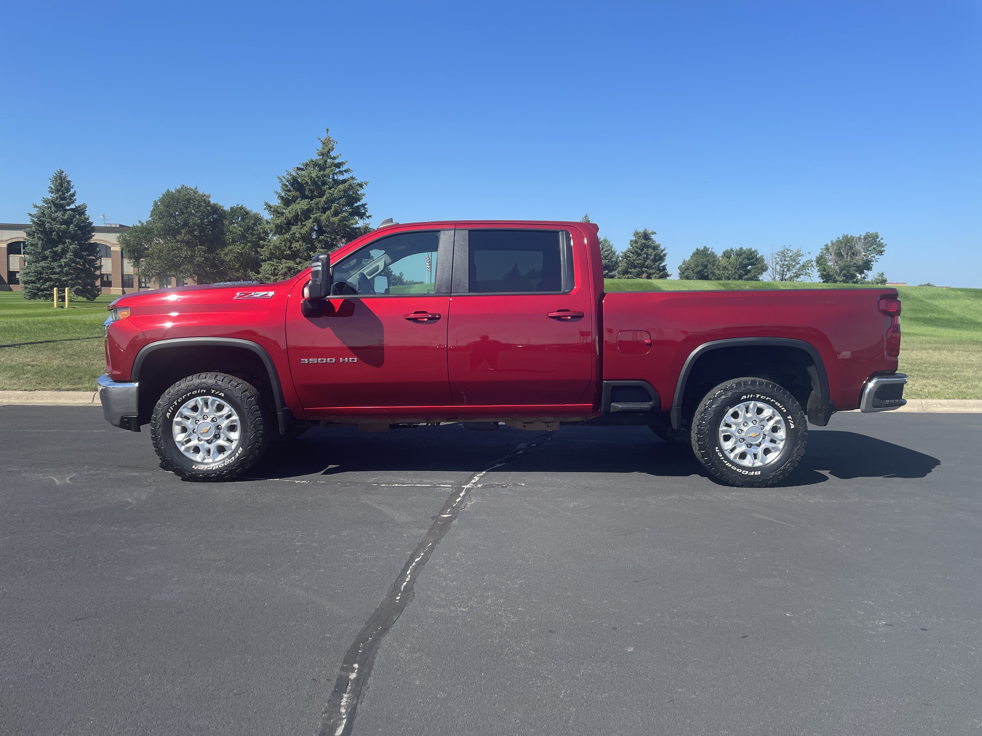 Used 2022 Chevrolet Silverado 3500 LT w/ Convenience Package AWD/4WD image 2