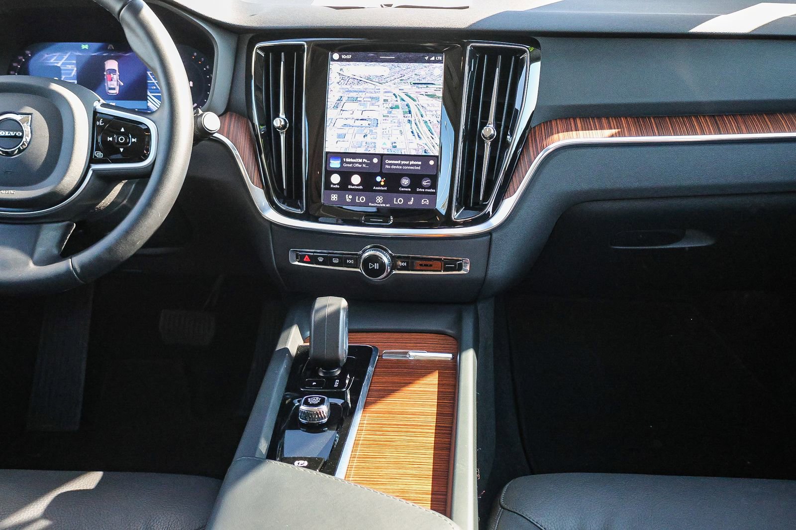 Used 2025 Volvo V60 B5 Cross Country Plus image 22