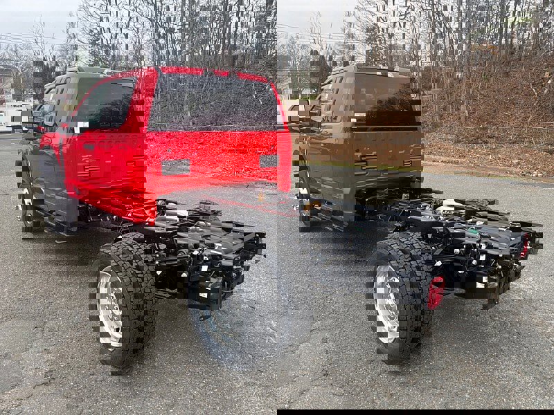 New 2025 Ford F550 4x4 SuperCab Super Duty w/ XLT Value Package image 5