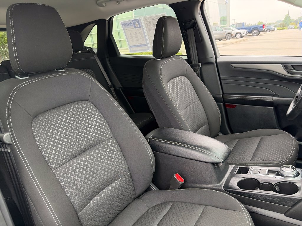Used 2024 Ford Escape Active w/ Tech Pack #1 AWD/4WD image 12