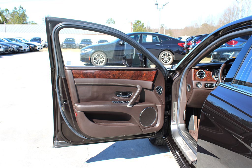 Used 2015 Bentley Flying Spur W12 image 37