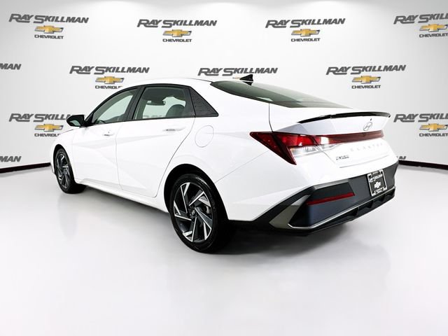 Used 2025 Hyundai Elantra Sport w/ Cargo Package FWD image 5