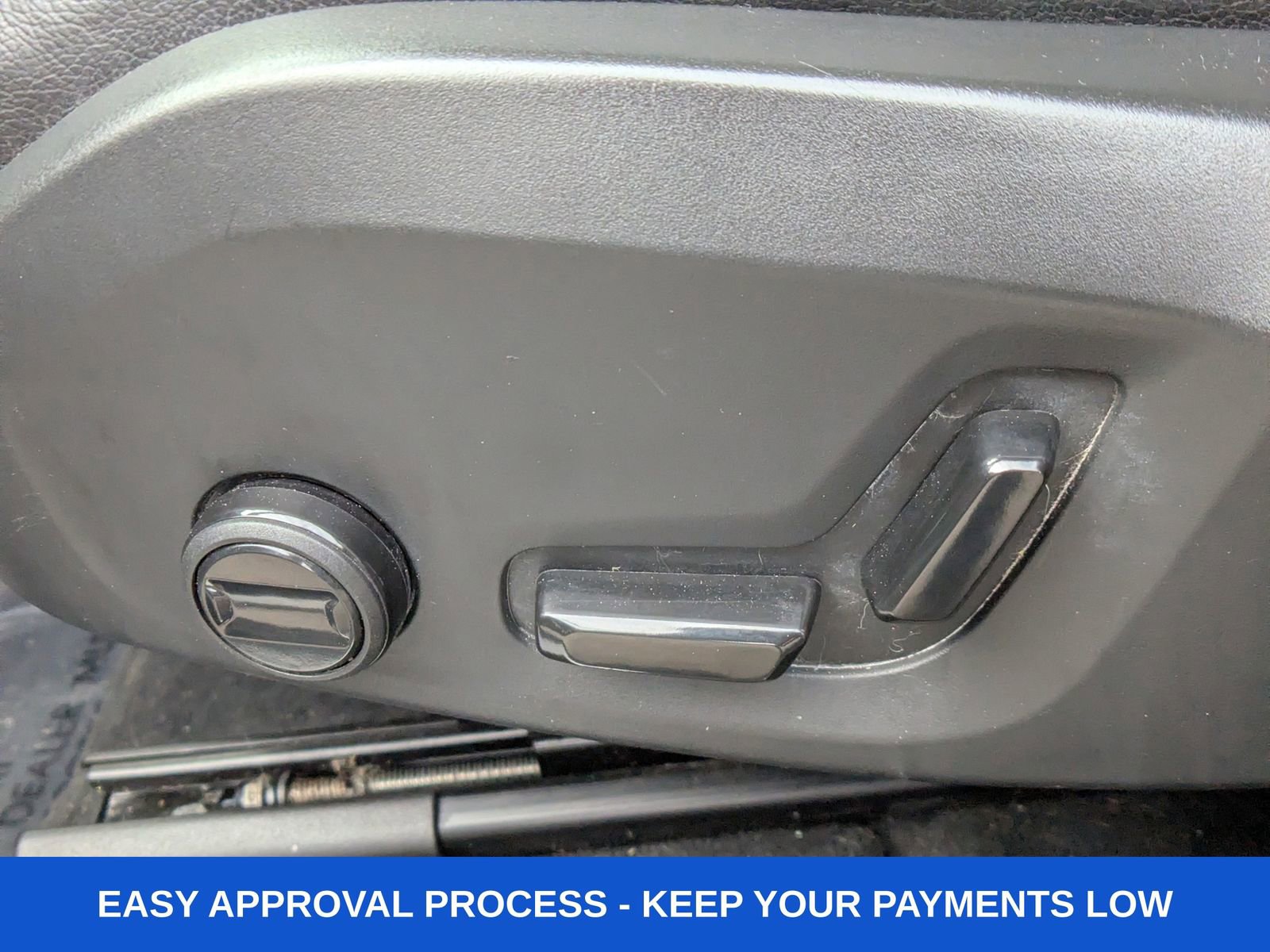 Used 2023 Volvo XC60 B5 Core image 22