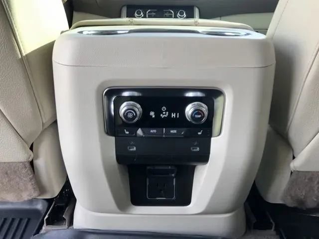 Used 2022 GMC Yukon XL Denali image 29