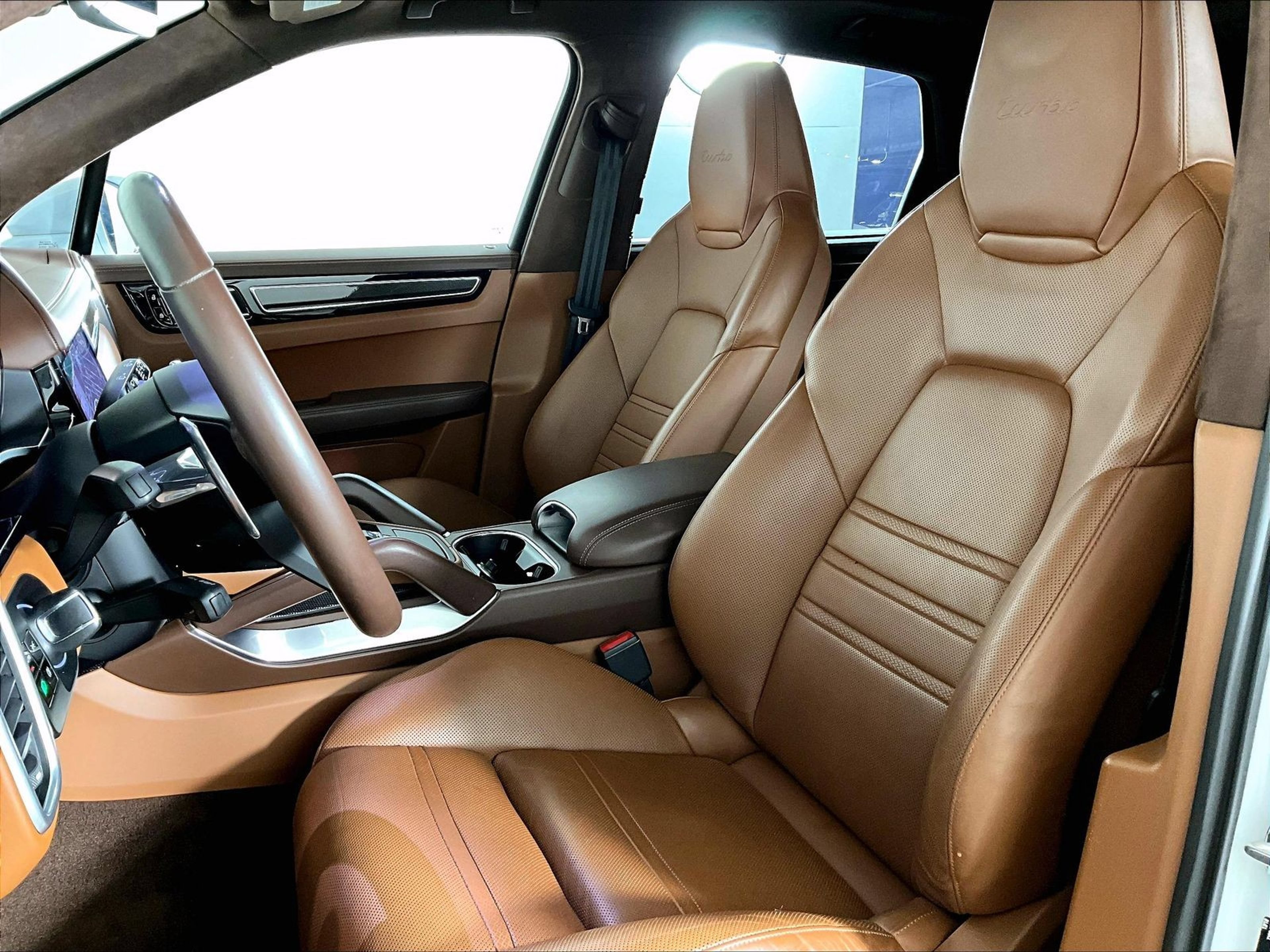 Certified 2019 Porsche Cayenne Turbo AWD/4WD image 5