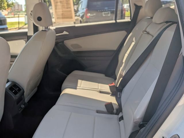 Used 2021 Volkswagen Tiguan SE AWD/4WD image 28