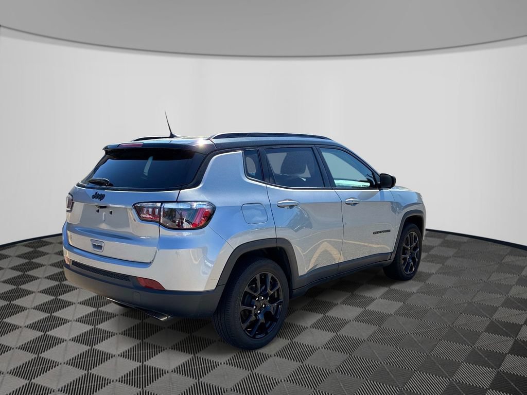 Certified 2022 Jeep Compass Latitude w/ Sun and Sound Group AWD/4WD image 7