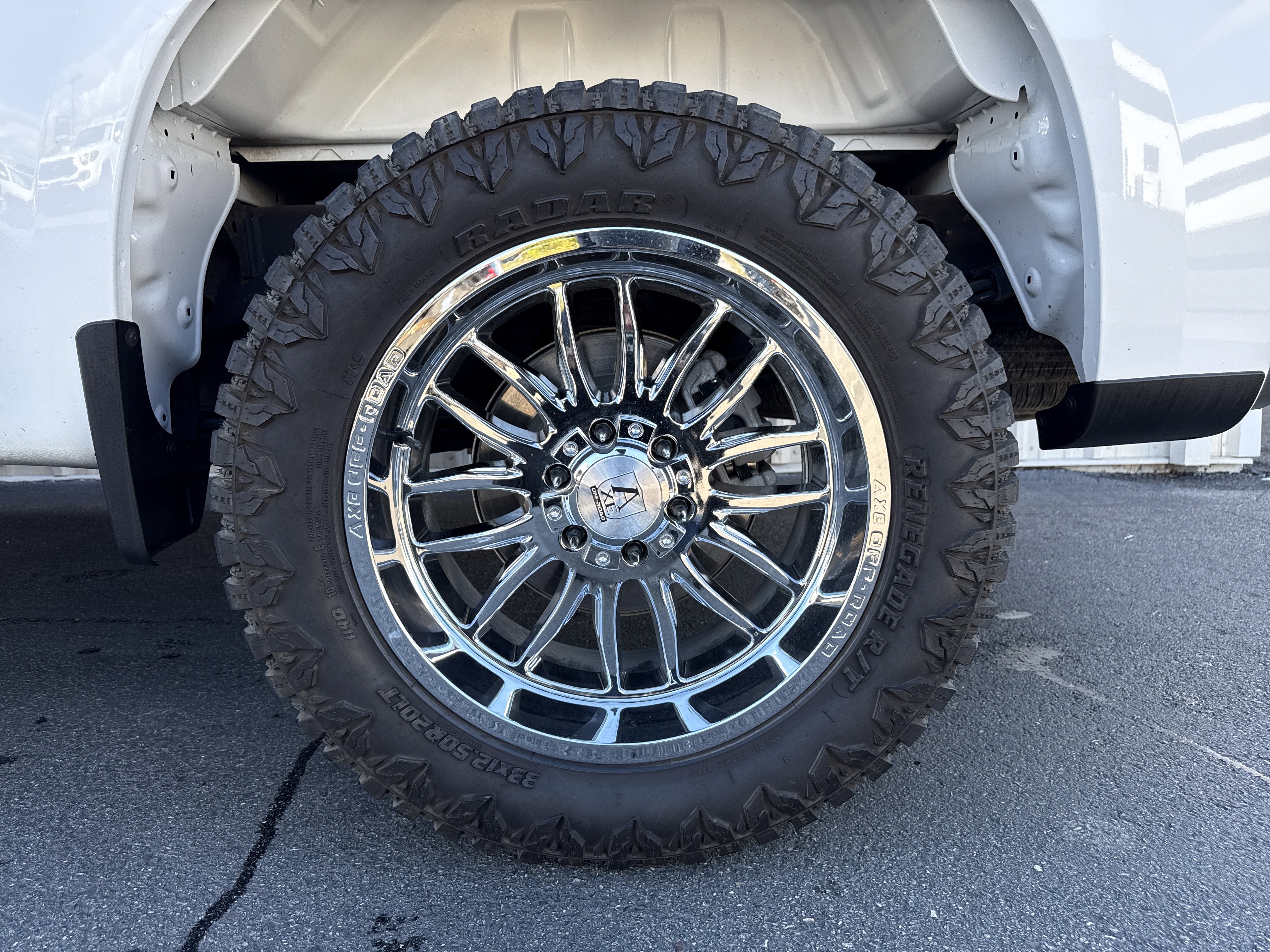 Used 2020 Chevrolet Silverado 1500 Custom w/ Custom Value Package image 3