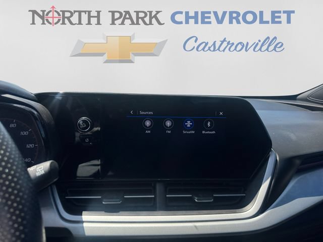 Used 2025 Chevrolet Trax RS w/ Sunroof Package FWD image 15