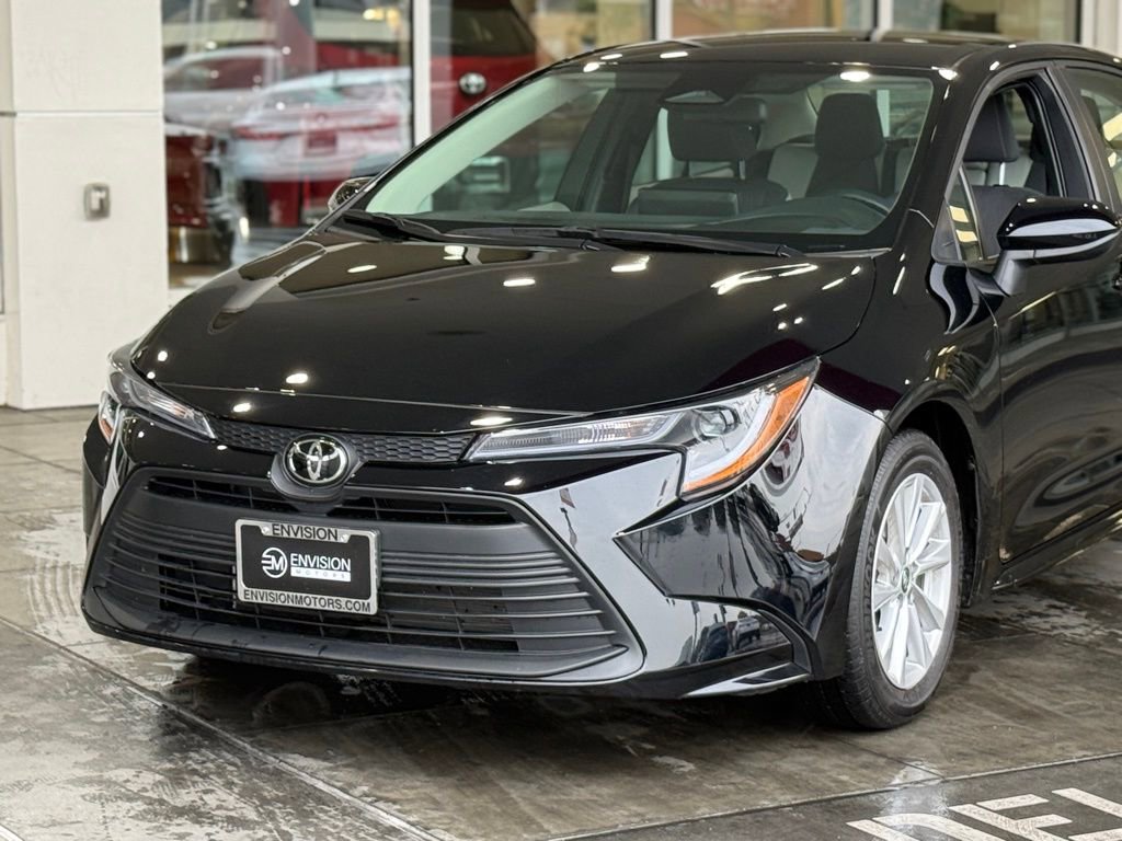 Certified 2025 Toyota Corolla LE w/ LE Premium Package image 3