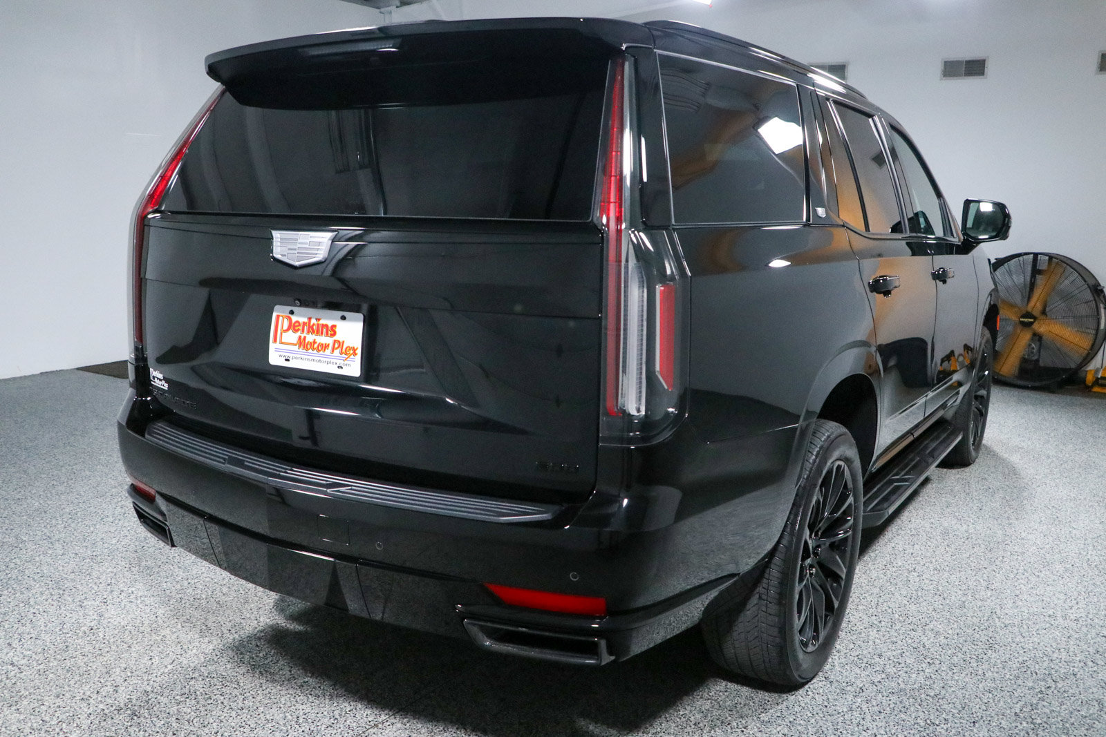 Used 2024 Cadillac Escalade Sport w/ LPO, ONYX Package AWD/4WD image 7