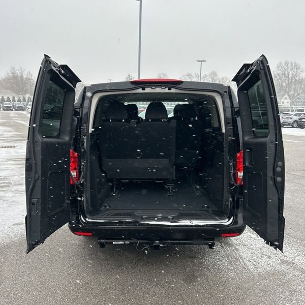 Used 2018 Mercedes-Benz Metris Passenger image 30