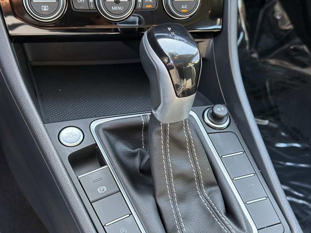 Certified 2024 Volkswagen Jetta SE w/ Panoramic Sunroof Package image 22