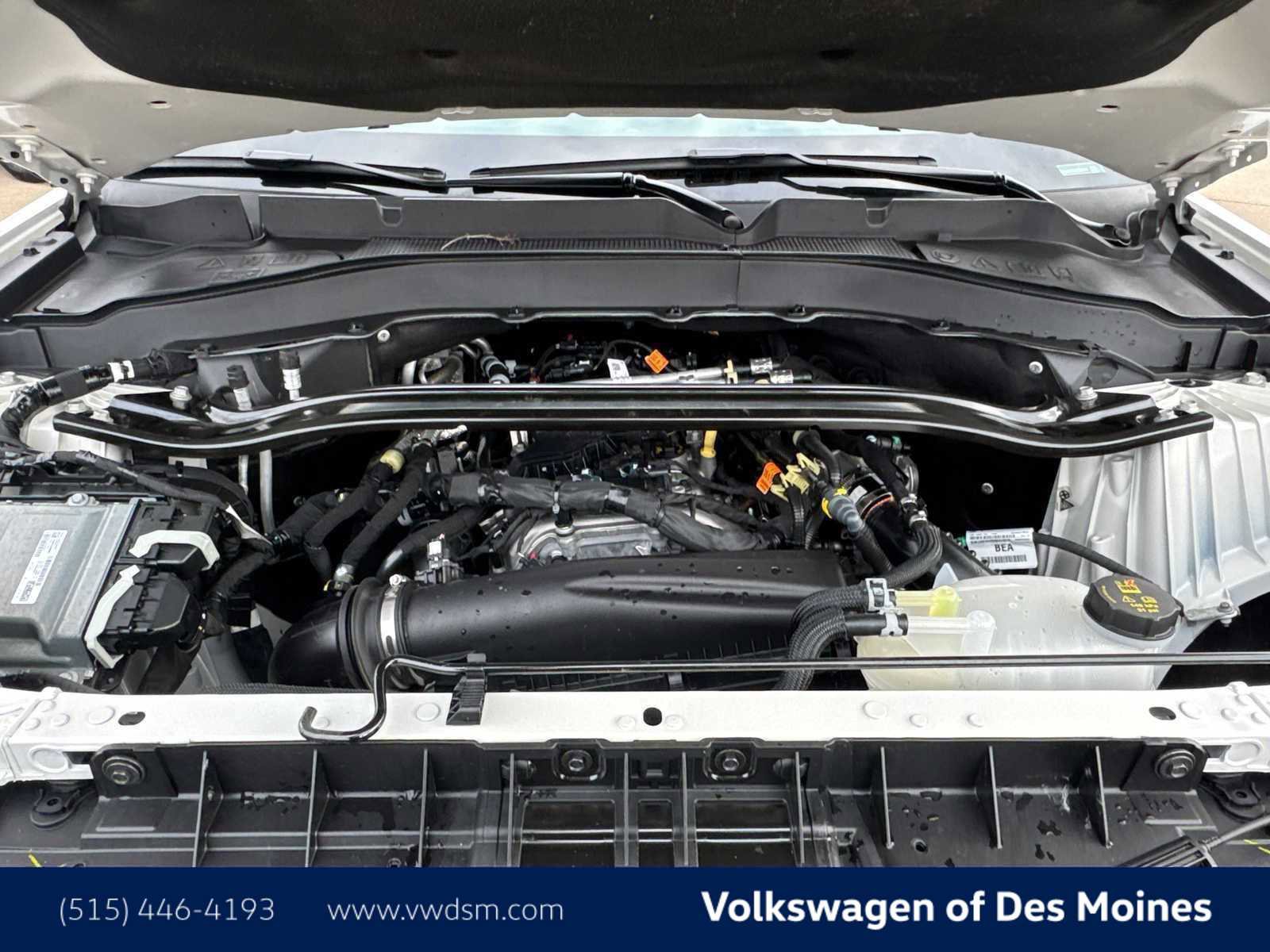 Used 2025 Ford Explorer ST-Line w/ ST-Line Street Pack image 9