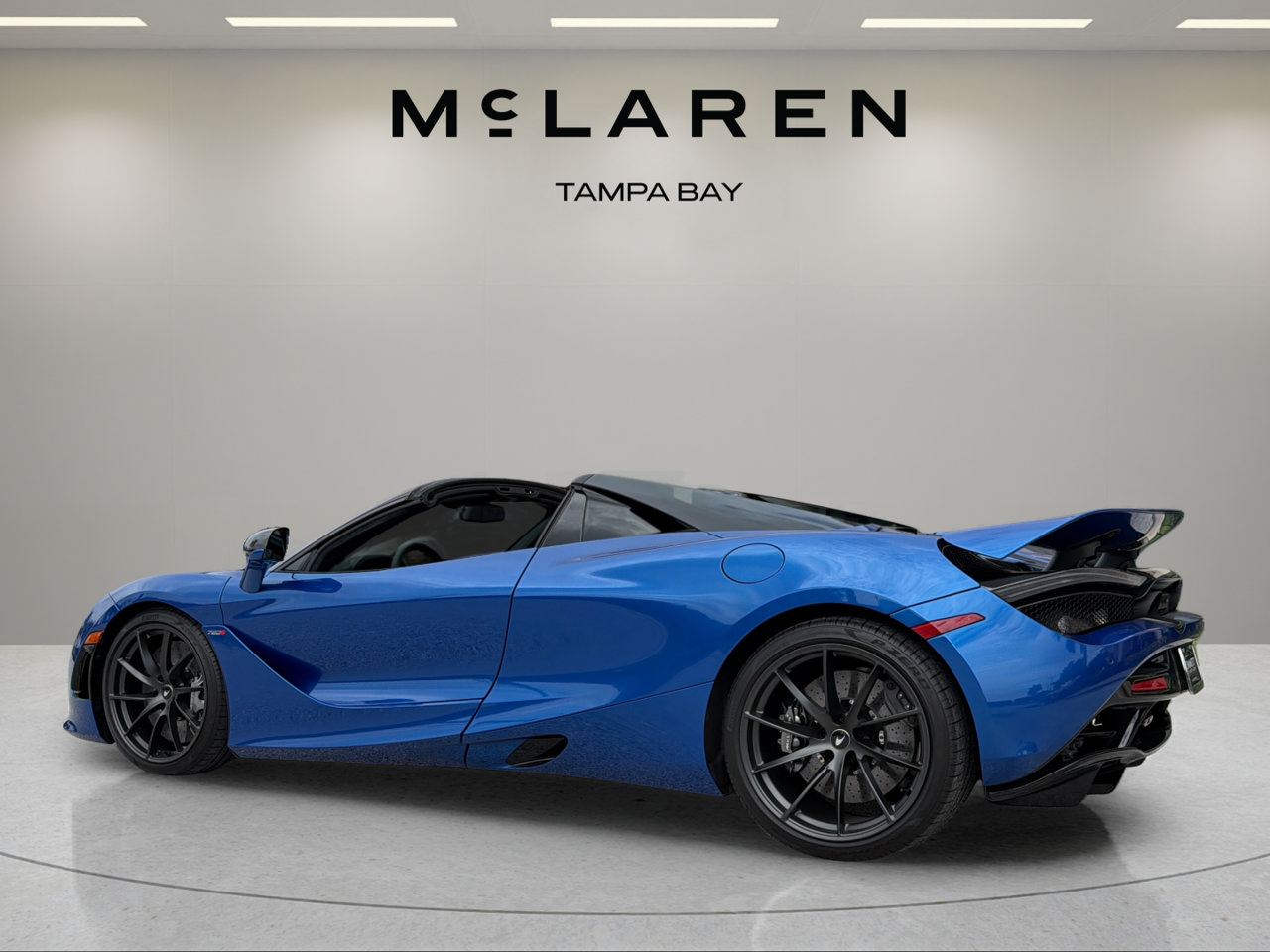 Used 2022 McLaren 720S Spider RWD image 3