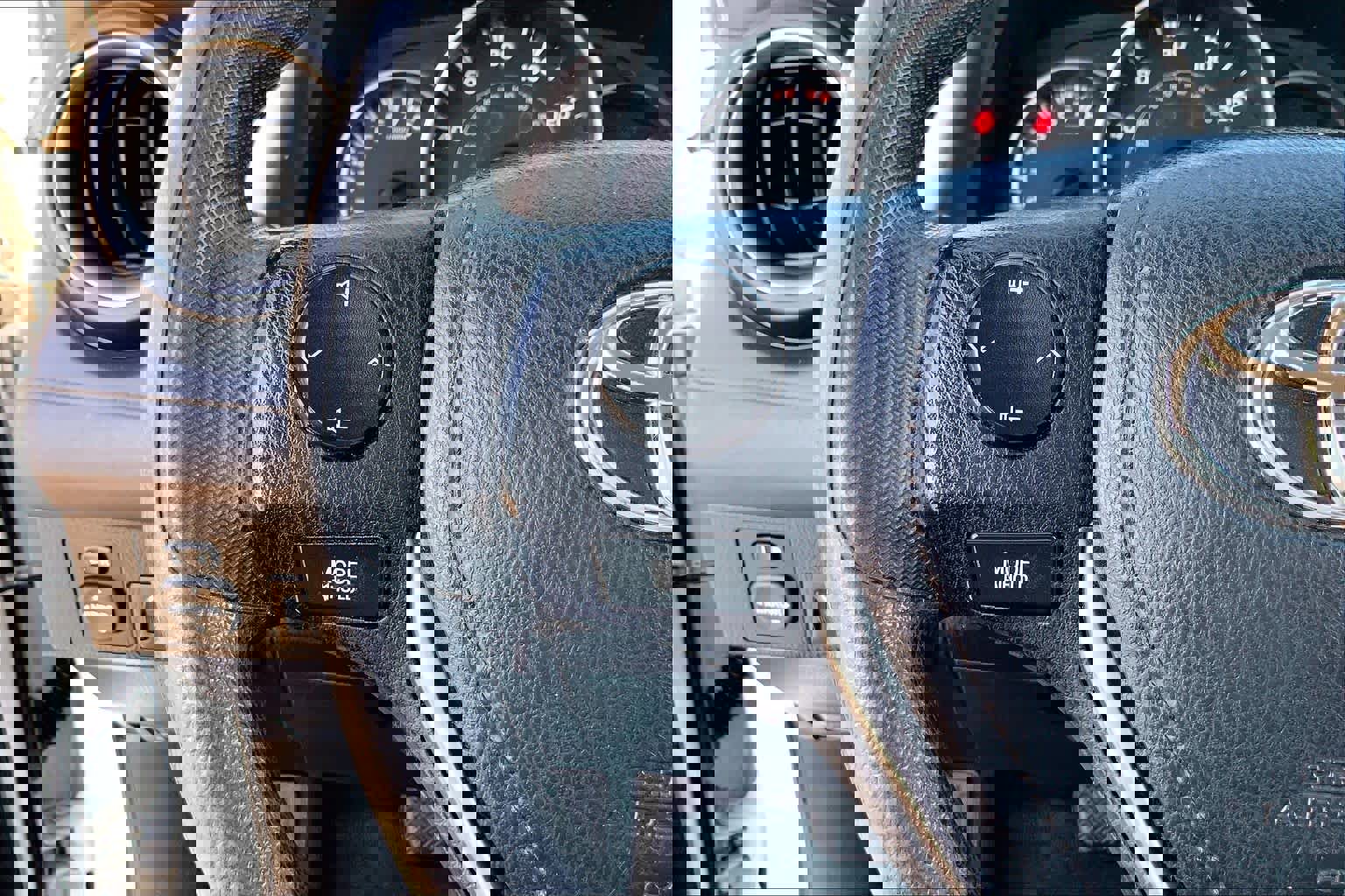 Used 2016 Toyota RAV4 LE image 23