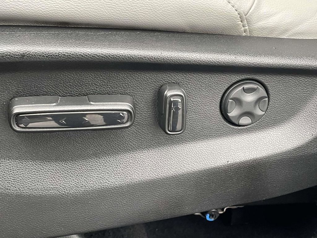 Used 2020 Honda CR-V EX-L image 7