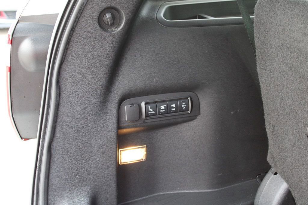 Used 2016 Ford Explorer Sport w/ Equipment Group 401A AWD/4WD image 11