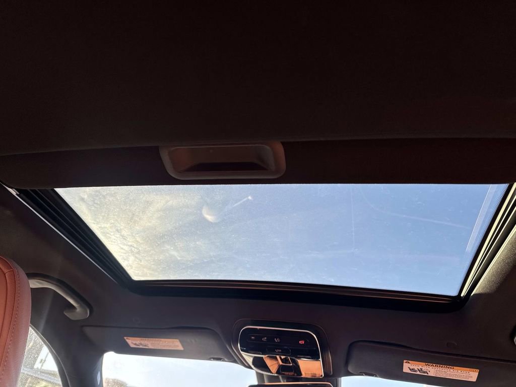 Used 2024 Mercedes-Benz C 300 Sedan image 10