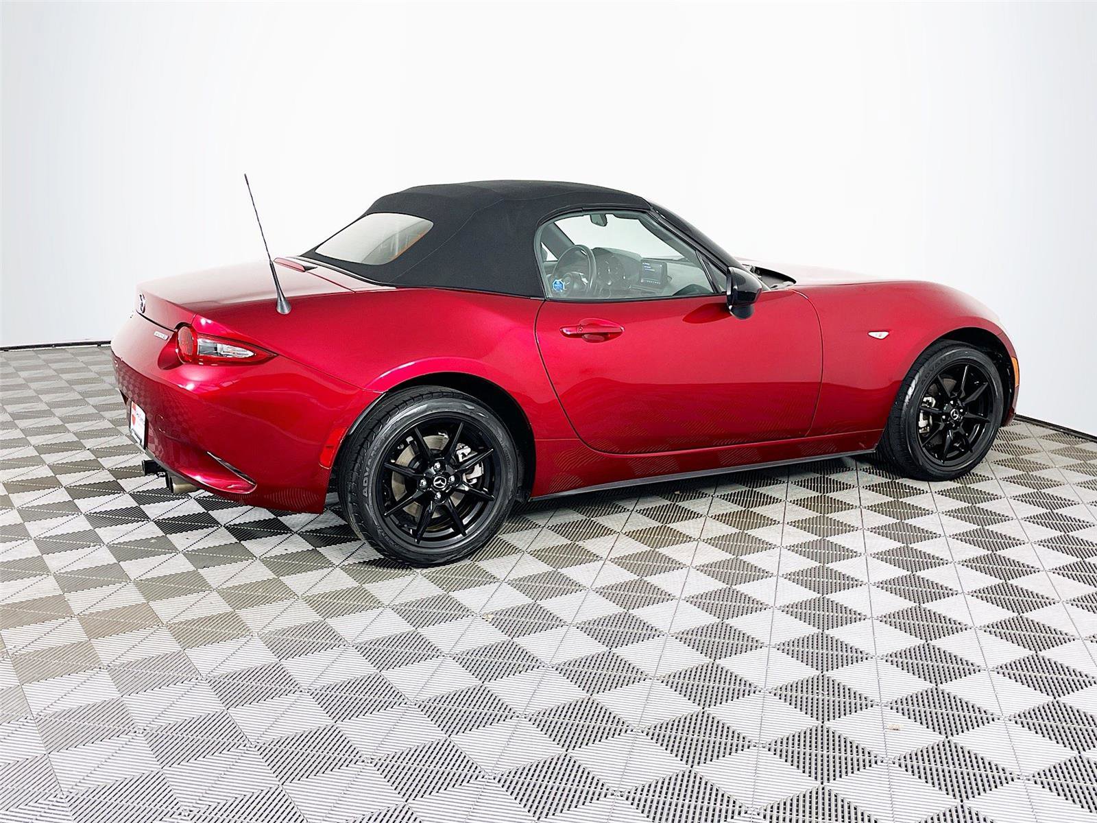 Used 2021 MAZDA MX-5 Miata Sport RWD image 11