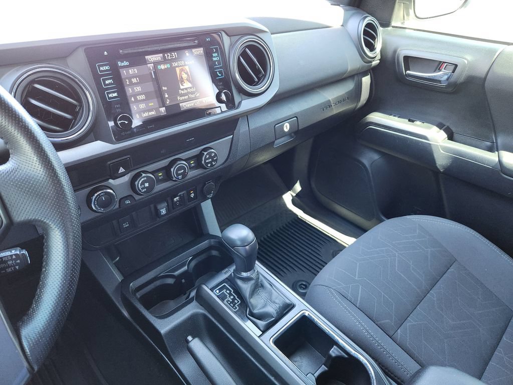 Used 2019 Toyota Tacoma TRD Sport AWD/4WD image 16