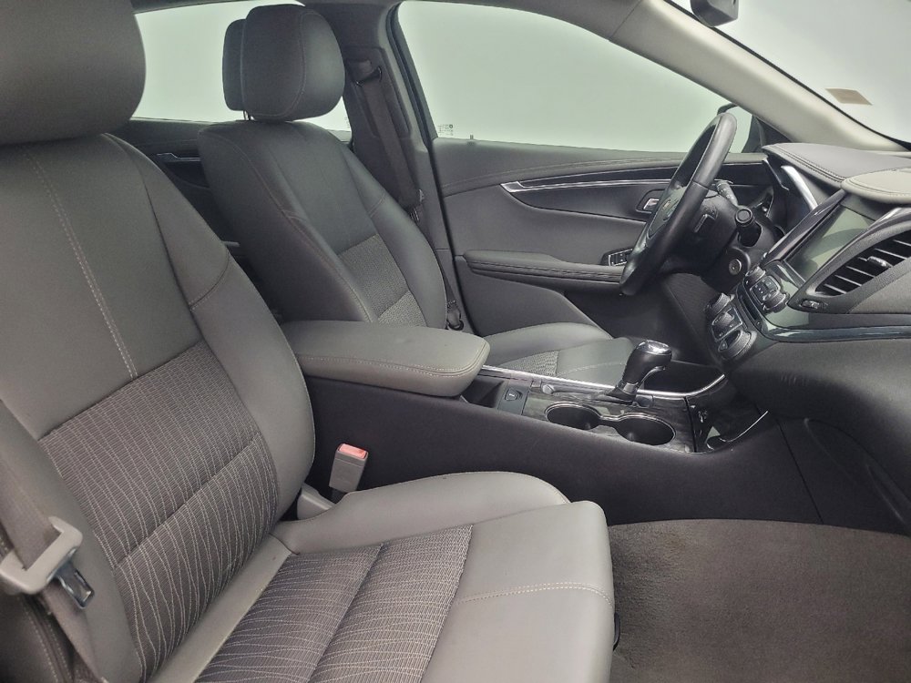 Used 2014 Chevrolet Impala LT w/ Convenience Package image 21