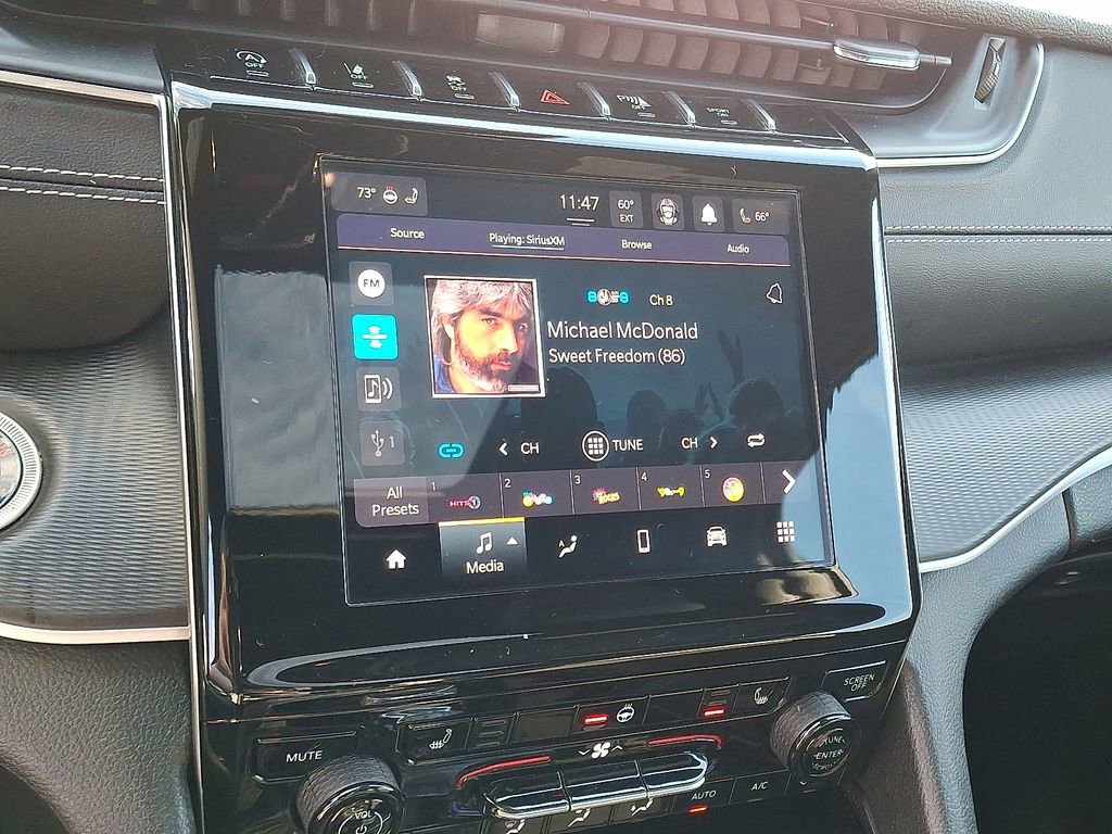 Used 2023 Jeep Grand Cherokee L Altitude image 3