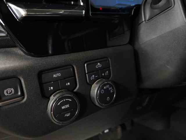 Used 2023 Chevrolet Silverado 1500 LT image 16