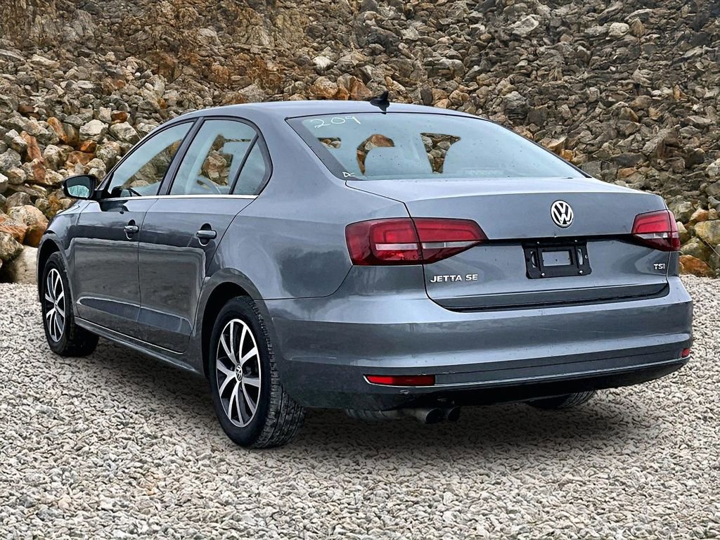 Used 2017 Volkswagen Jetta SE image 11