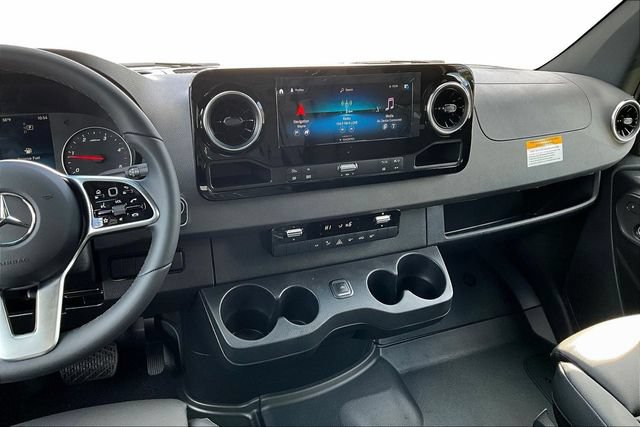 Used 2024 Mercedes-Benz Sprinter 2500 image 10