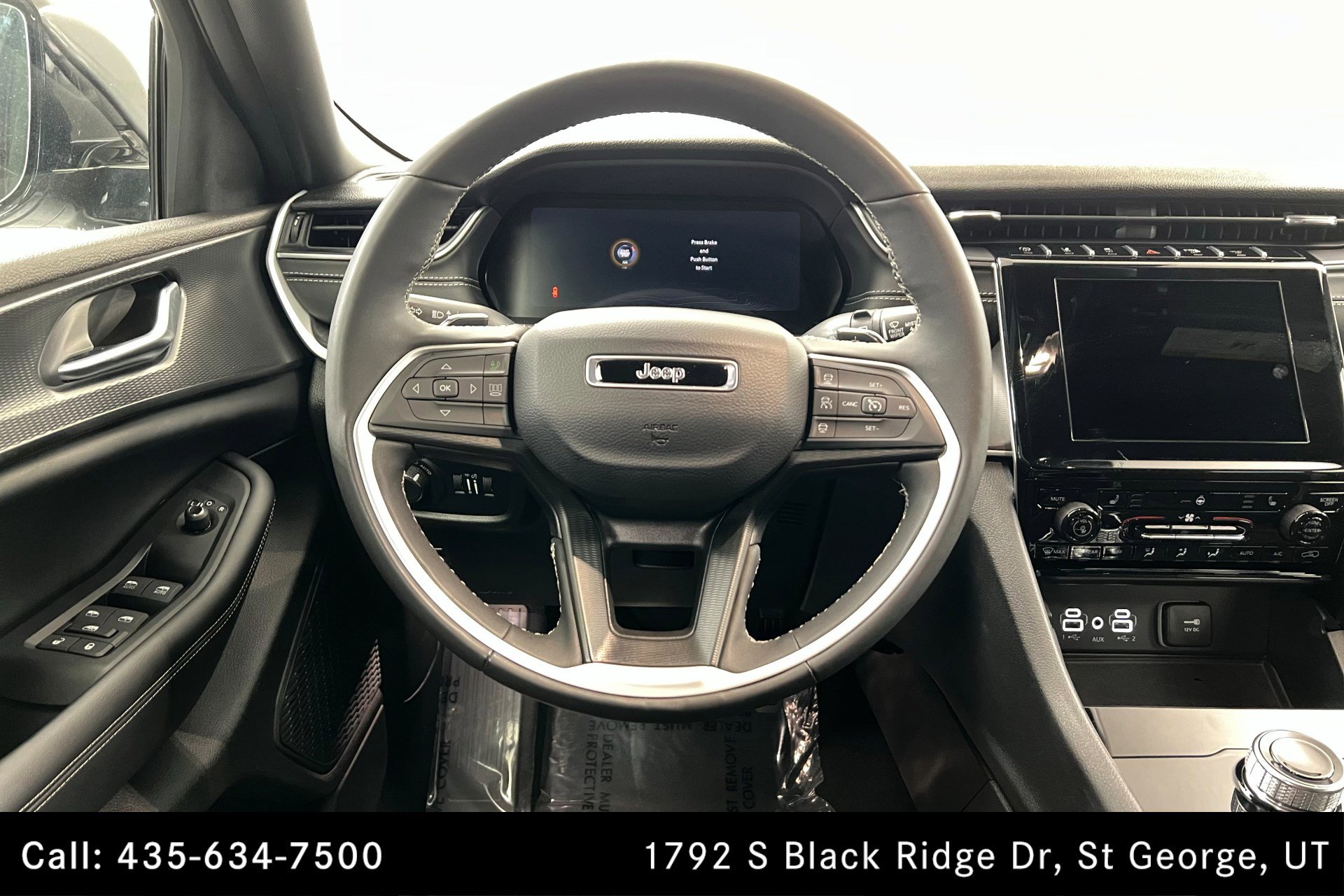 Used 2024 Jeep Grand Cherokee L Laredo image 12