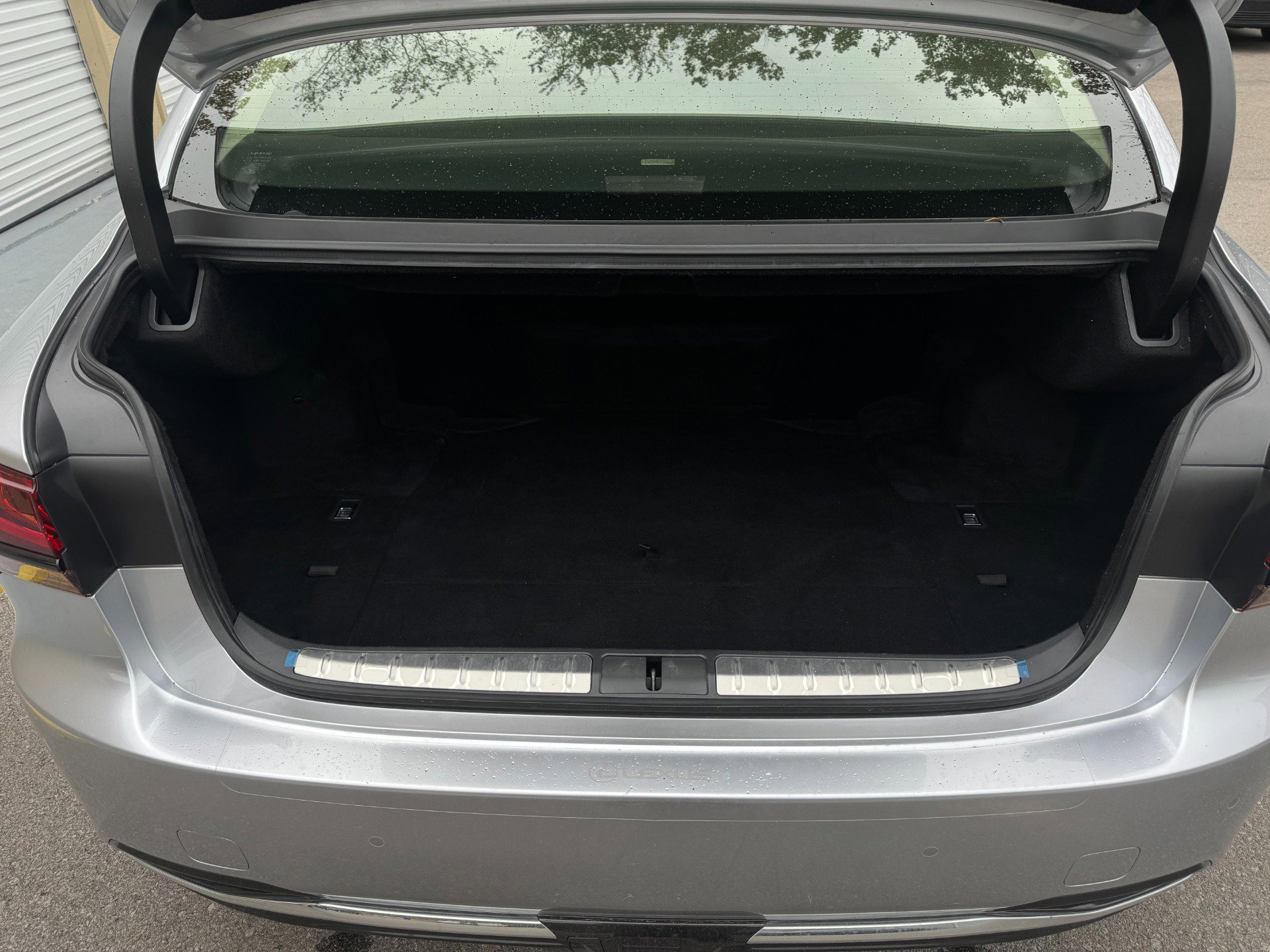 Used 2023 Lexus LS 500h AWD w/ Luxury Package image 64