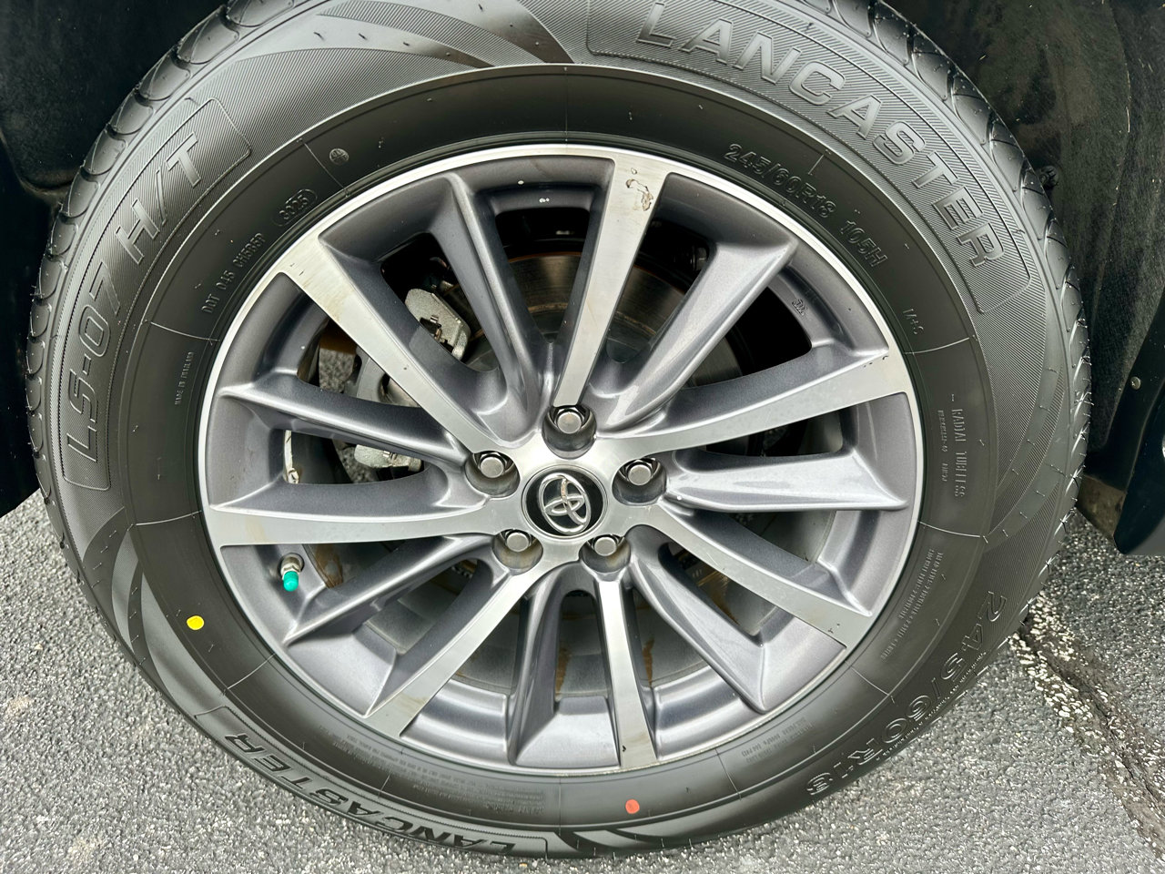 Used 2019 Toyota Highlander XLE image 32