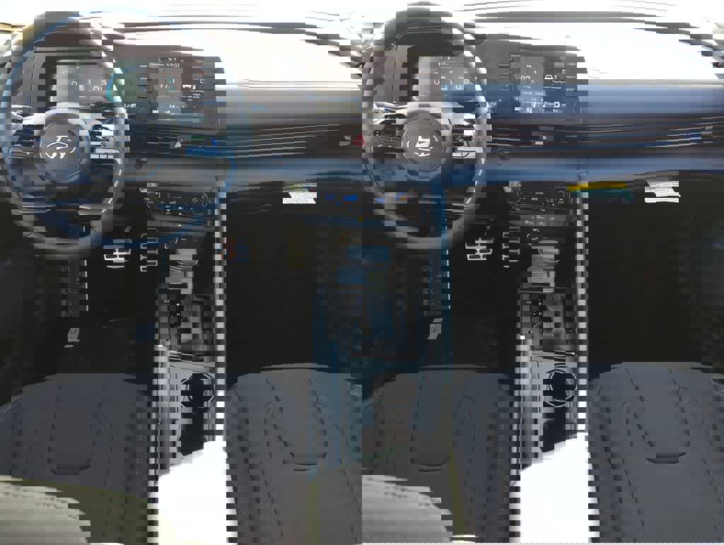 New 2026 Hyundai Elantra Sport FWD image 18