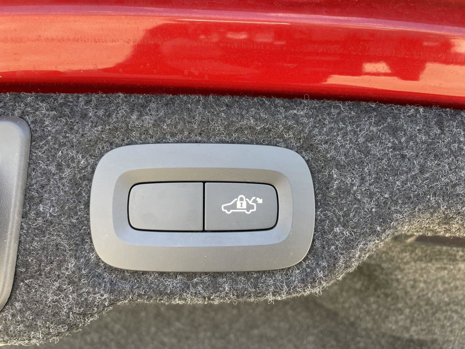 Used 2020 Volvo S60 T6 Momentum image 43