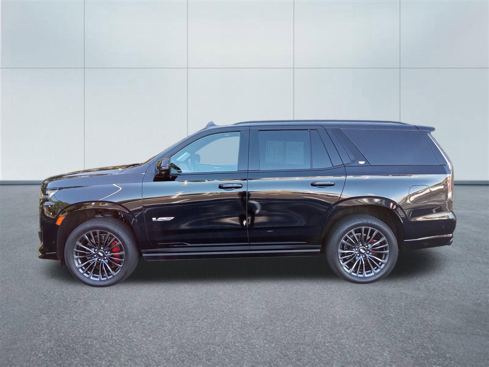 Used 2023 Cadillac Escalade V image 2