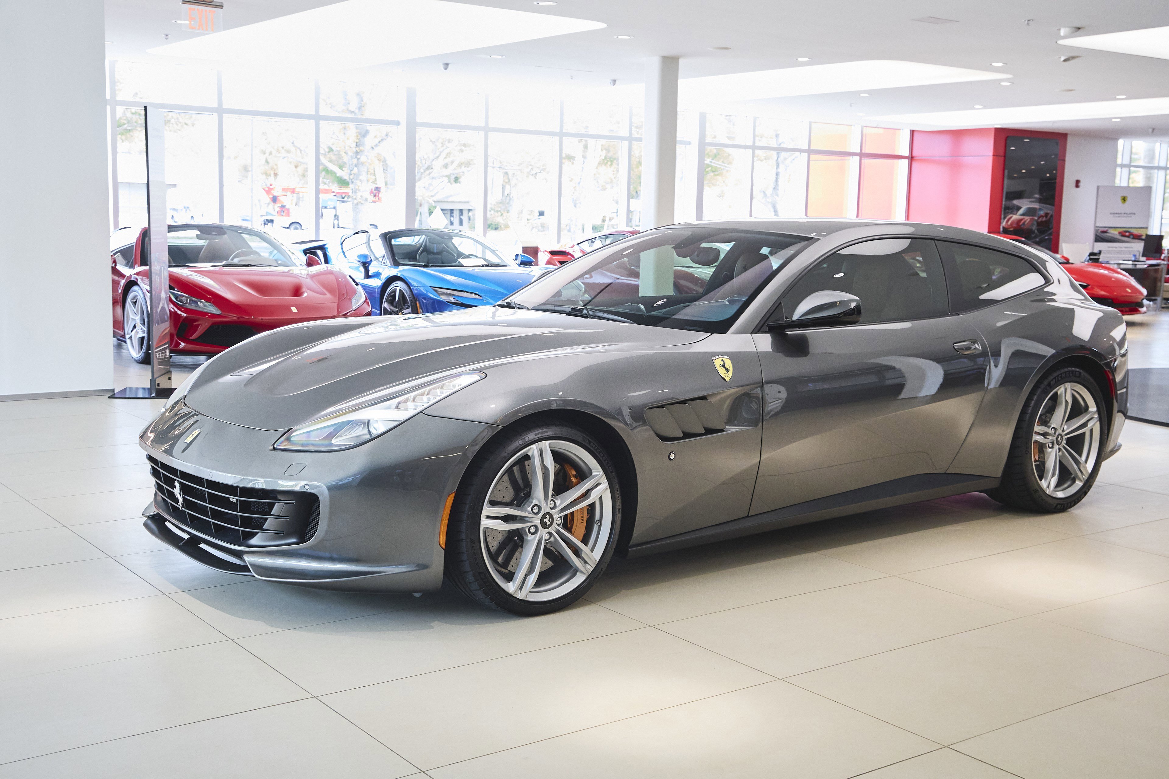 Used 2018 Ferrari GTC4Lusso image 49