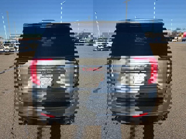 Used 2023 GMC Yukon XL Denali w/ Max Trailering Package image 4