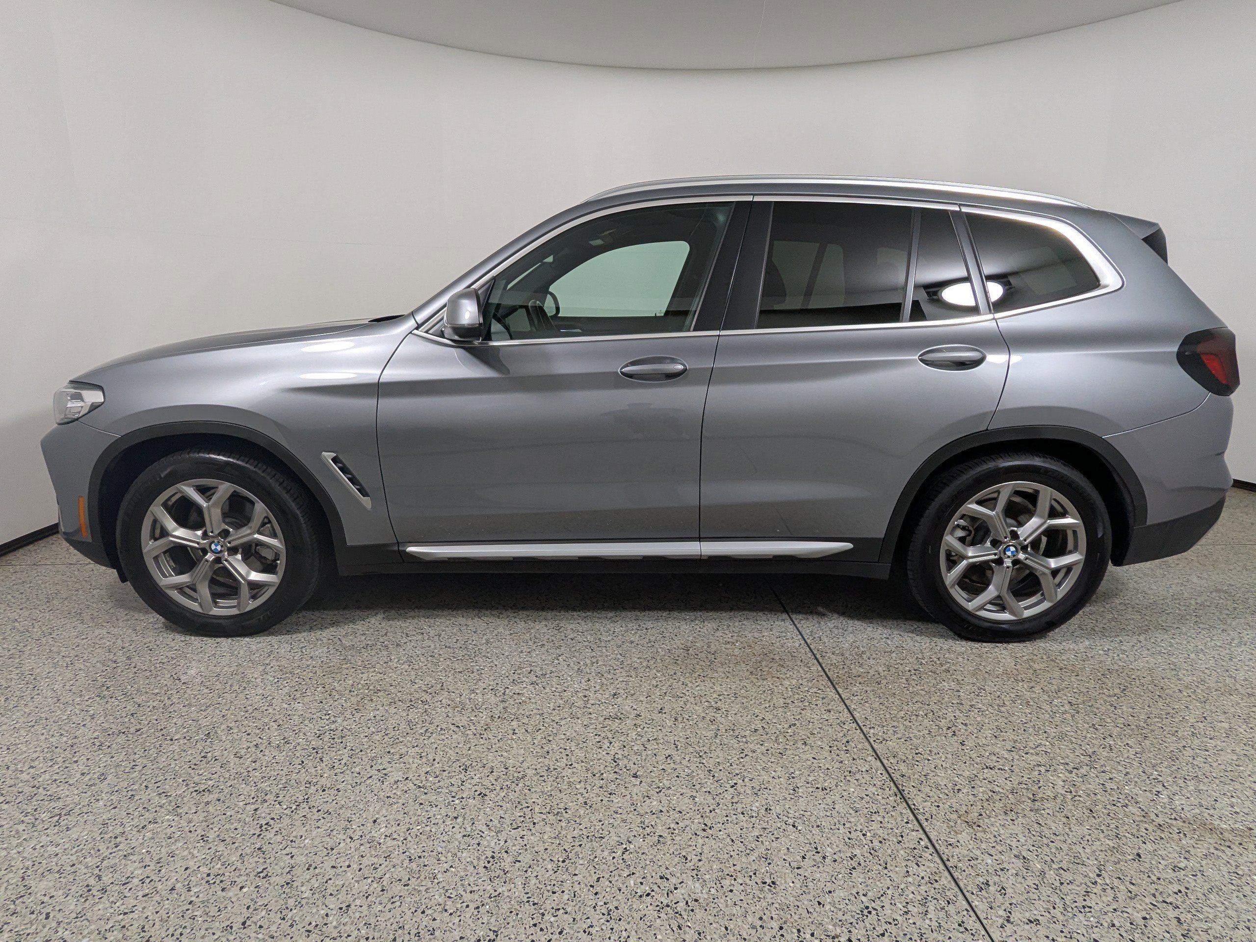 Used 2024 BMW X3 sDrive30i image 4